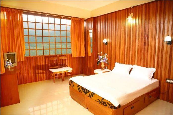 Отель Dolphin Residency Теккади Экстерьер фото